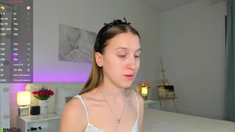 Snapshot of lina_massey chatting on May 1, 1:43 am lina_massey online show from May 1, 1:43 am