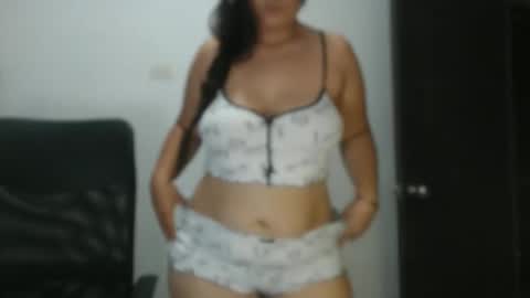 Snapshot of lina_playful chatting on April 29, 2:10 pm iiisabella online show from April 29, 2:10 pm