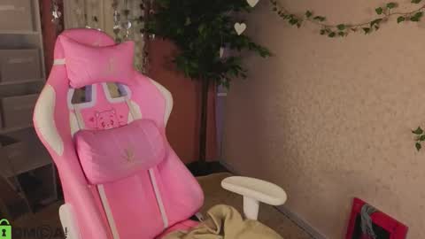 LINA online show from February 16, 1:13 am