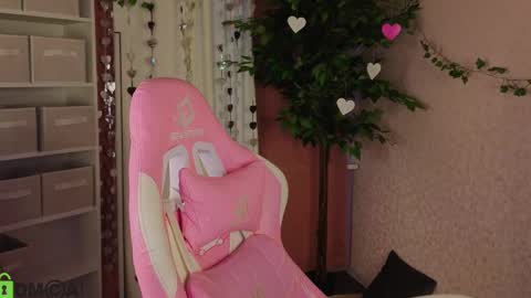 LINA online show from February 28, 1:06 am