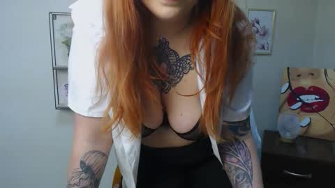 Snapshot of lina_ri chatting on November 22, 10:09 pm lina_ri online show from November 22, 10:09 pm