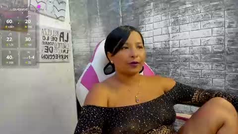 Snapshot of lina_sanchezih chatting on July 20, 1:46 pm LINA SANCHEZ online show from July 20, 1:46 pm