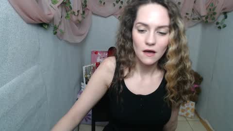 Lina online show from January 3, 9:47 am