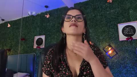 Lina  online show from March 18, 11:35 am