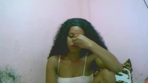 Snapshot of linah1123 chatting on January 5, 11:08 pm linah1123 online show from January 5, 11:08 pm