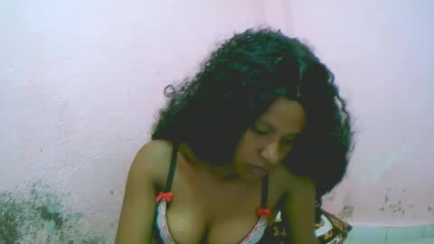 Snapshot of linah1123 chatting on January 7, 1:52 am linah1123 online show from January 7, 1:52 am