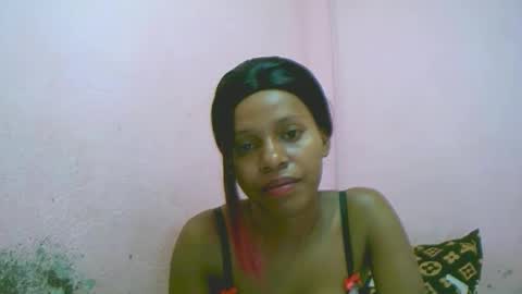 Snapshot of linah1123 chatting on January 8, 2:19 pm linah1123 online show from January 8, 2:19 pm