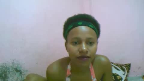 Snapshot of linah1123 chatting on January 12, 11:59 am linah1123 online show from January 12, 11:59 am