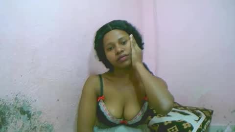 Snapshot of linah1123 chatting on January 15, 8:08 am linah1123 online show from January 15, 8:08 am