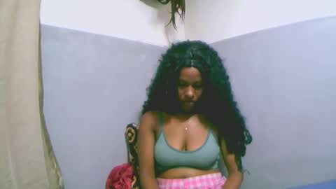 Snapshot of linah1123 chatting on February 16, 5:31 pm linah1123 online show from February 16, 5:31 pm