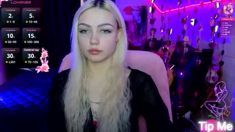 I am Lina online show from February 18, 10:11 am