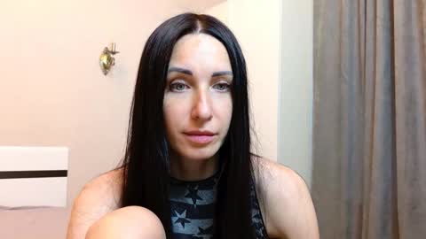 LinaLivee online show from June 6, 4:44 pm