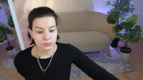 linanight online show from November 22, 9:58 pm