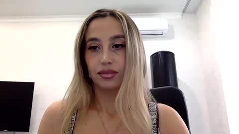 linavora online show from November 24, 12:27 pm