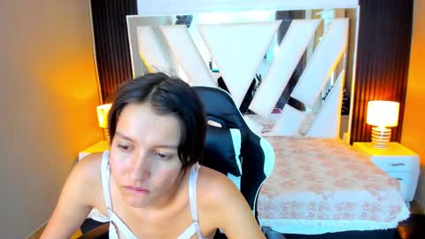  Linda  online show from October 22, 6:40 pm