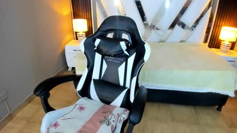  Linda  online show from February 22, 1:42 pm