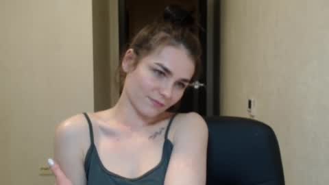 Linda online show from February 19, 9:11 pm