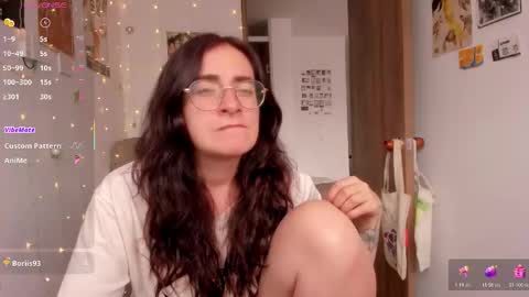 Giggles  online show from October 25, 3:07 pm