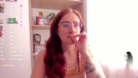 Snapshot of linda_giggle chatting on July 6, 3:03 pm Giggles online show from July 6, 3:03 pm