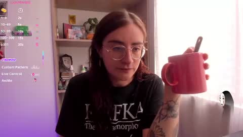 Snapshot of linda_giggle chatting on July 10, 3:25 pm Giggles online show from July 10, 3:25 pm