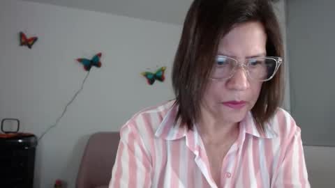 Snapshot of linda_hanna1977 chatting on October 28, 10:08 am Linda Hanna online show from October 28, 10:08 am