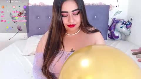 Linda  online show from February 12, 9:32 pm