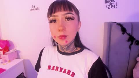 Lindaa maria  online show from November 30, 2:48 am