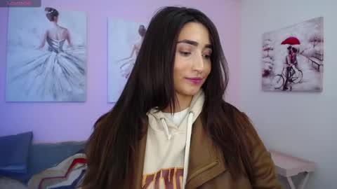 Maria Paula online show from February 11, 12:05 pm