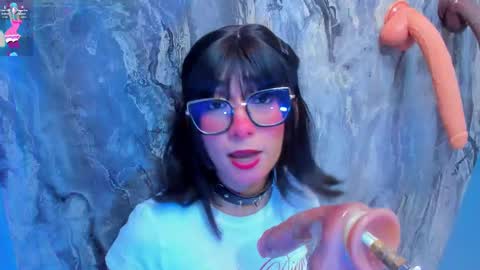 Snapshot of linda_sofi__ chatting on October 22, 7:24 pm linda_sofi__ online show from October 22, 7:24 pm