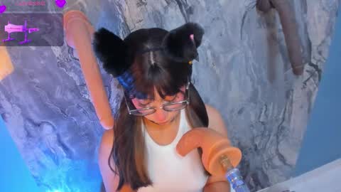 linda_sofi__ online show from March 21, 8:45 pm