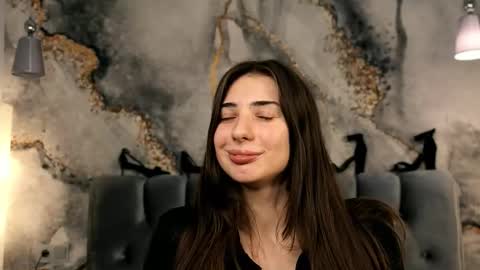 lili online show from October 23, 6:28 pm