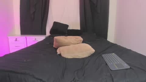 ig linda cw2 online show from March 4, 4:30 pm