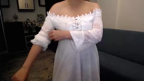 Linda Liony online show from September 26, 4:00 pm