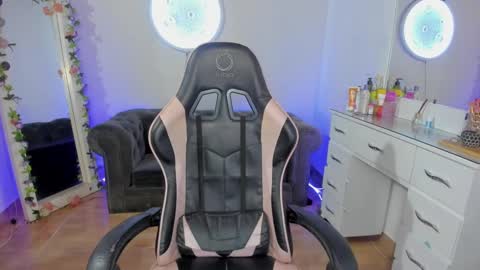 Lindsay    online show from December 27, 11:31 pm