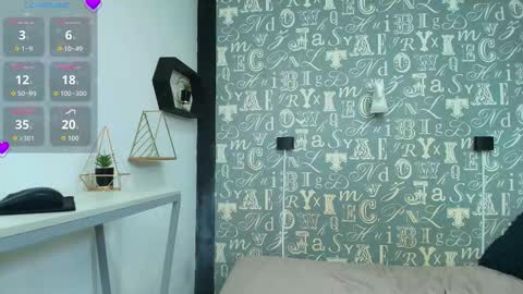  Lindsey  online show from November 17, 11:49 am