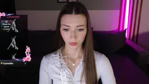 Snapshot of lindsey_mey chatting on April 22, 8:21 pm Lindsey online show from April 22, 8:21 pm