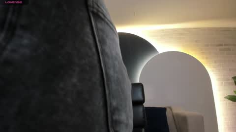 Lindsey Moss online show from January 15, 3:33 am