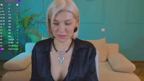 lindsi_luvviv online show from June 15, 3:47 pm