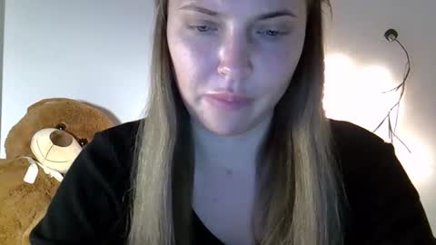 Anna online show from March 31, 7:14 pm