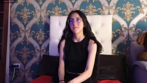 Snapshot of ling_ling24 chatting on December 3, 5:55 pm ling ling24 online show from December 3, 5:55 pm