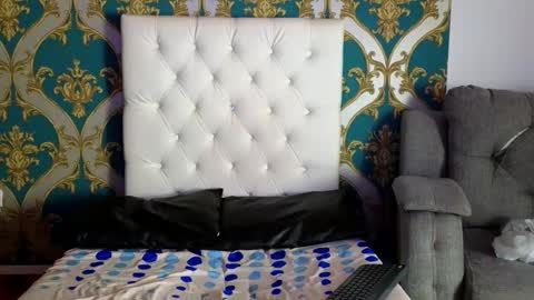 Snapshot of ling_ling24 chatting on December 31, 9:10 am ling ling24 online show from December 31, 9:10 am