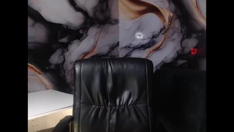 Snapshot of ling_ling24 chatting on February 21, 6:07 am ling ling24 online show from February 21, 6:07 am