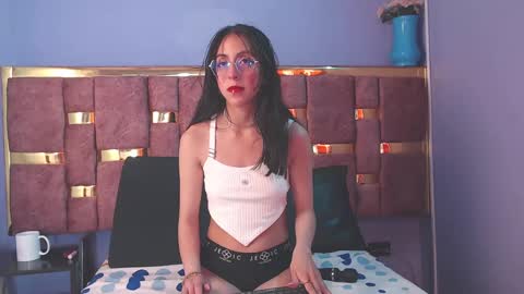 Snapshot of ling_ling24 chatting on February 26, 6:15 am ling ling24 online show from February 26, 6:15 am