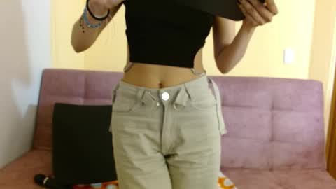 Snapshot of ling_ling24 chatting on March 8, 9:06 am ling ling24 online show from March 8, 9:06 am