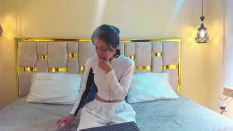 Snapshot of ling_ling24 chatting on October 9, 3:04 am ling ling24 online show from October 9, 3:04 am