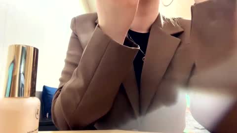 Snapshot of linncrisafi chatting on March 1, 8:11 pm Rose online show from March 1, 8:11 pm