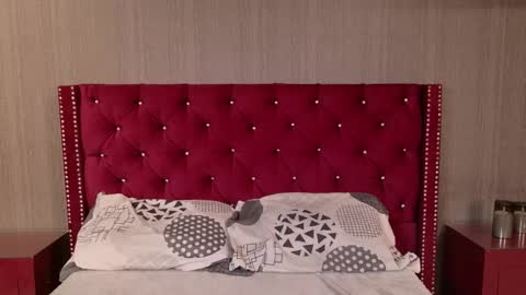 Snapshot of linsy_adams_ chatting on December 5, 4:25 pm LINSY online show from December 5, 4:25 pm