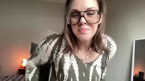 linusloves online show from February 9, 7:51 pm