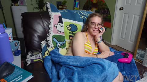 Linzy19 online show from February 2, 3:21 am