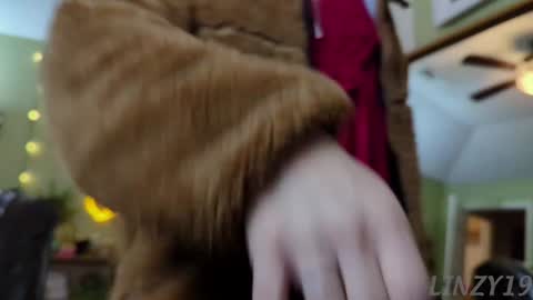 Linzy19 online show from February 5, 1:58 am